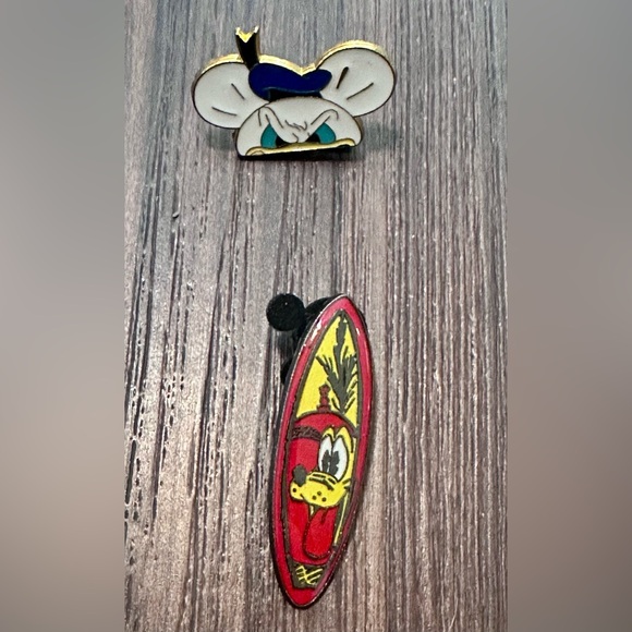 Disney Lanyard & Pins - Picture 2 of 4